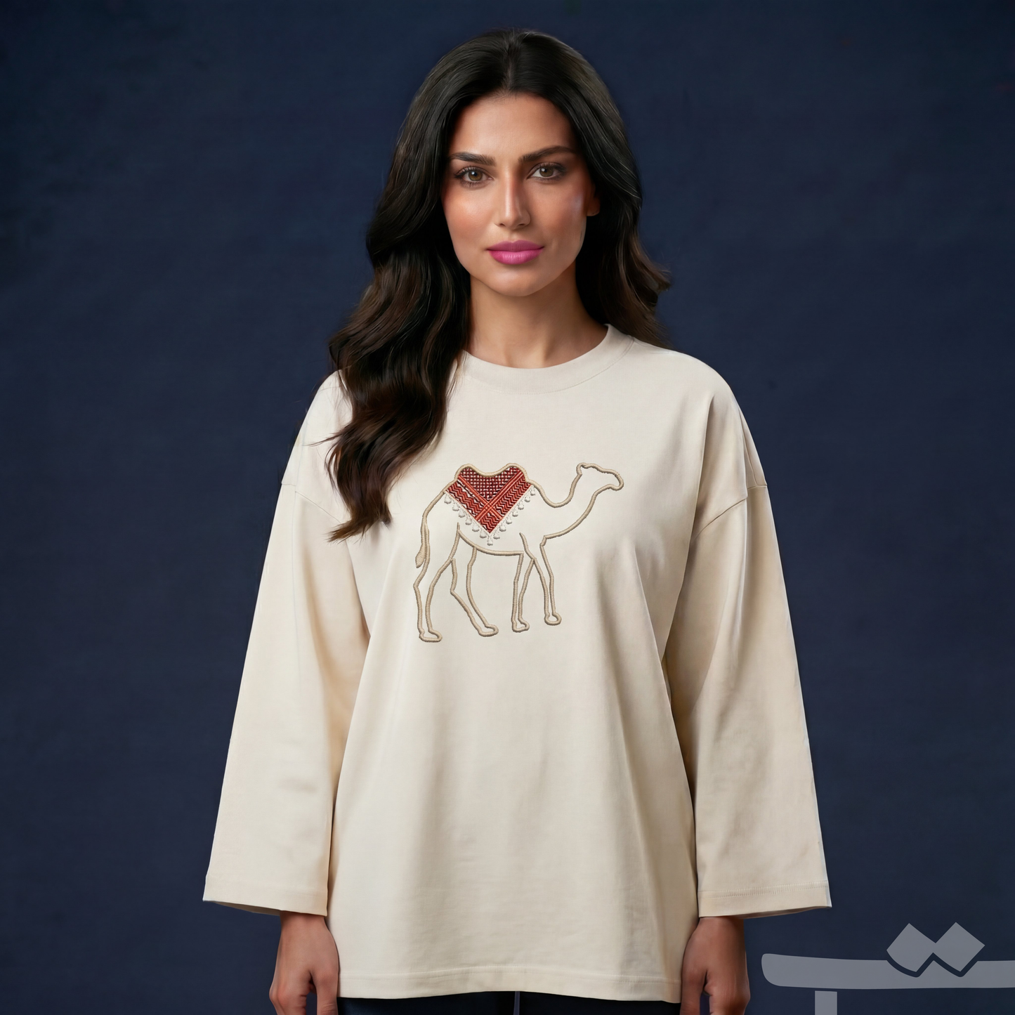 Long-sleeved camel t-shirt